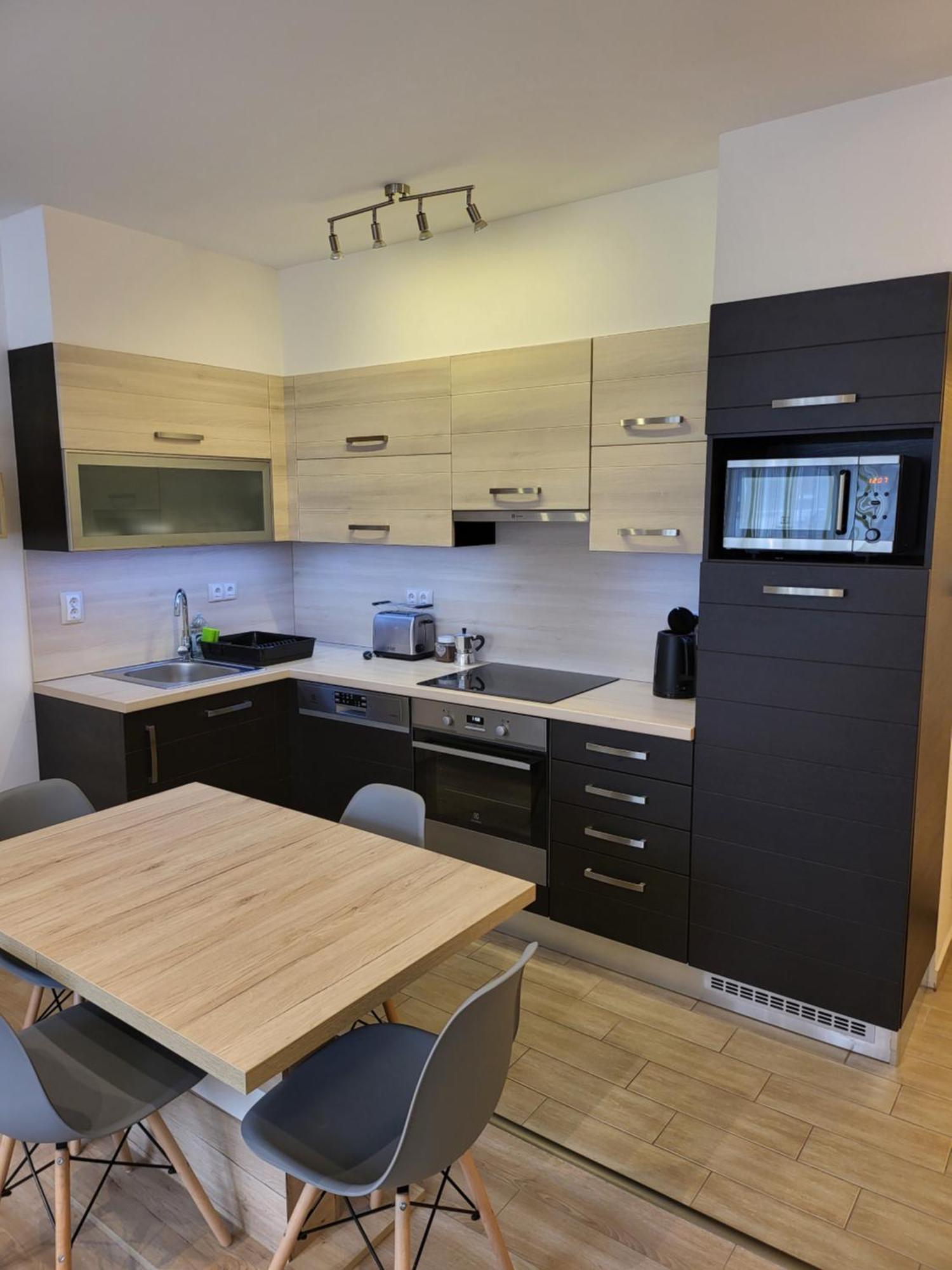 Triangol Apartman: Fuerdo, Belvaros, Egyetem Győr Exterior foto